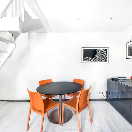 De La Gaîté , Montparnasse Appartement *