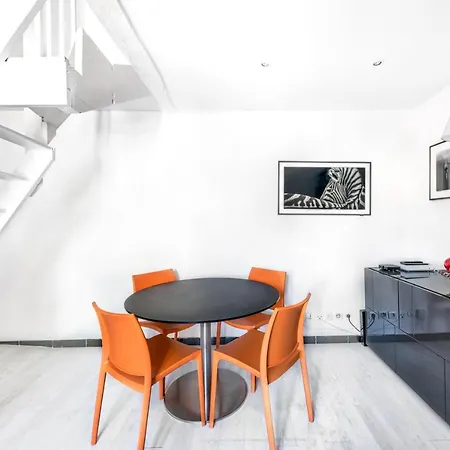 De La Gaîté , Montparnasse Appartement *