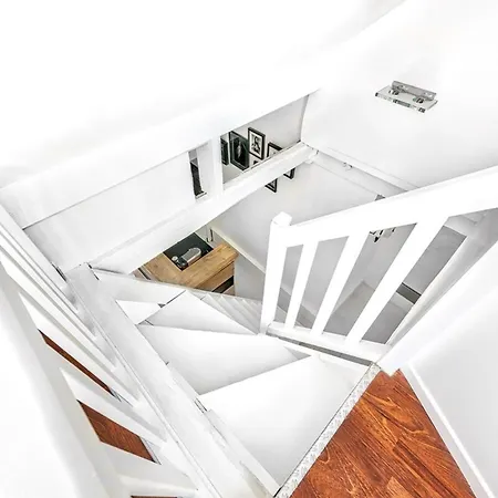 De La Gaîté , Montparnasse